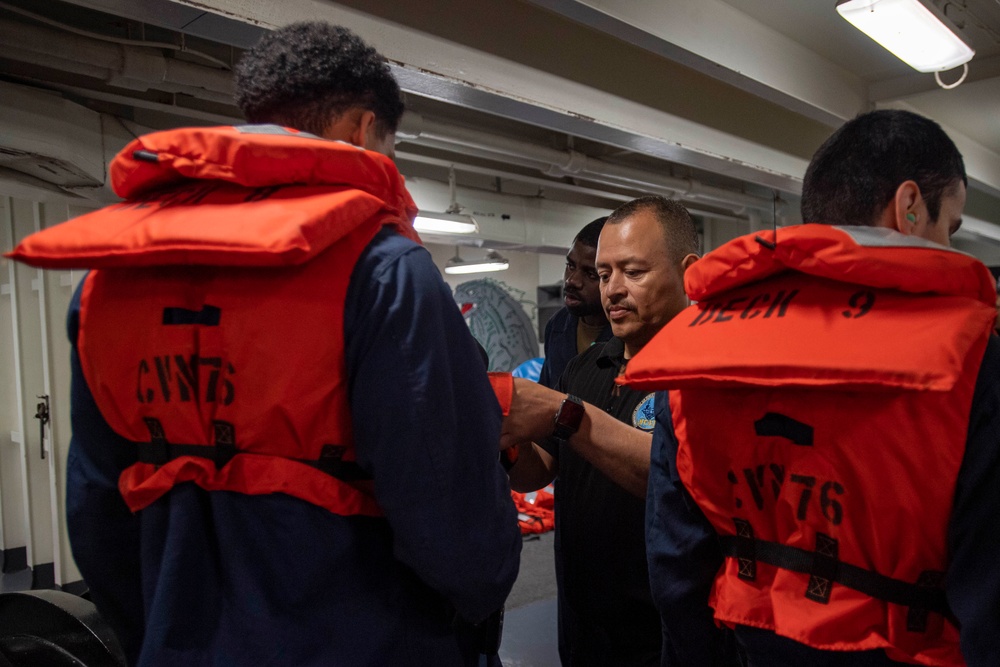 USS Ronald Reagan (CVN 76) Material Condition Assessment Team conducts inspection