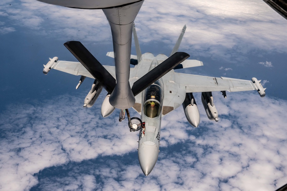 Refueling F18s during RIMPAC 2024