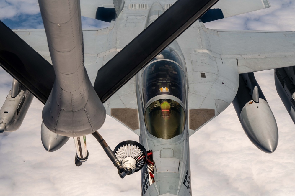 Refueling F18s during RIMPAC 2024