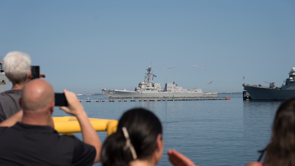 USS Gravely (DDG 107) Returns to Naval Station Norfolk