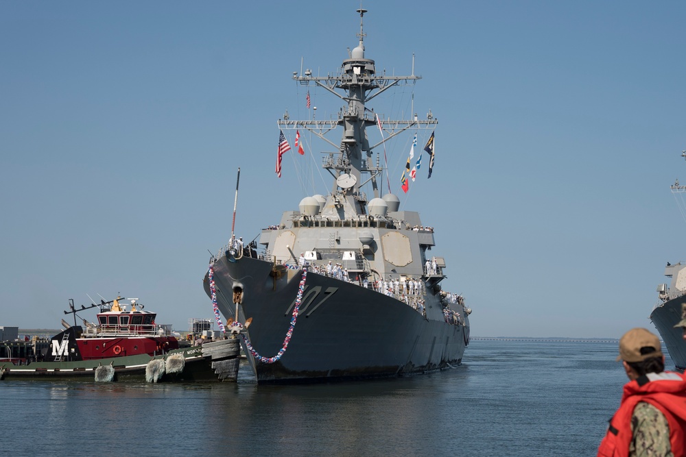 USS Gravely (DDG 107) Returns to Naval Station Norfolk