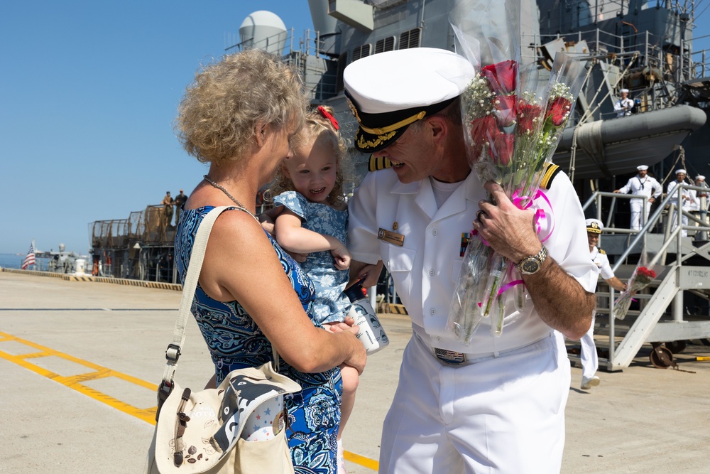 USS Philippine Sea (CG 58) Returns to Homeport