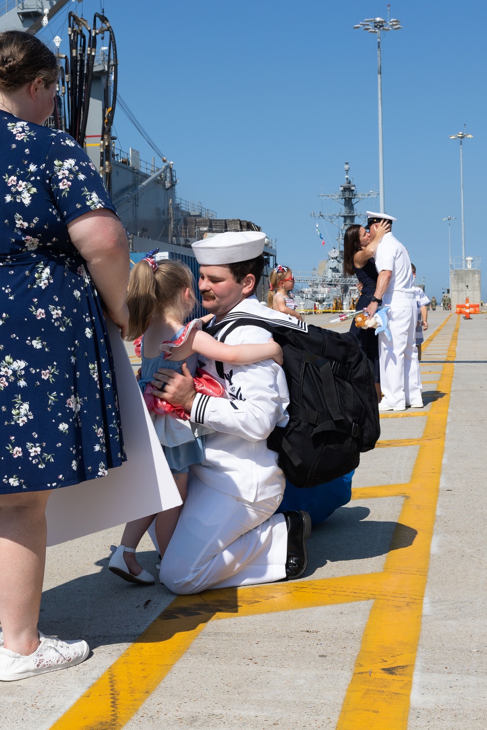 USS Philippine Sea (CG 58) Returns to Homeport