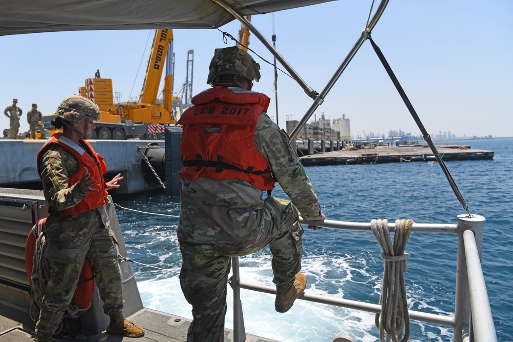 Sergeant Major of the Army Meets with Soldiers &amp; Sailors Supporting the JLOTS Gaza Humanitarian Aid Operation