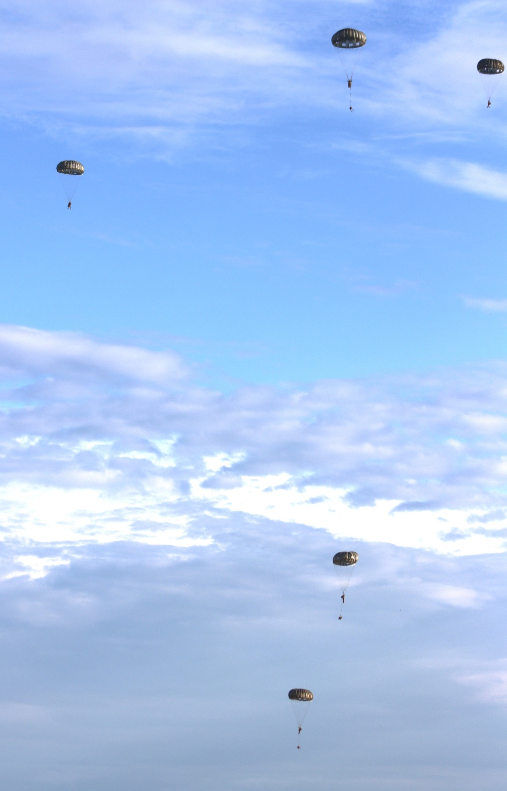 JB MDL- 404 CA BN Conducts Day and Night Airborne Operation
