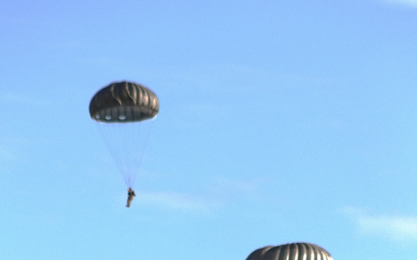 JB MDL- 404 CA BN Conducts Day and Night Airborne Operation