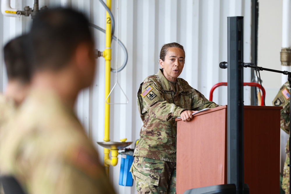 Hawaii’s 2-211th Aviation General Support Battalion Change of Command