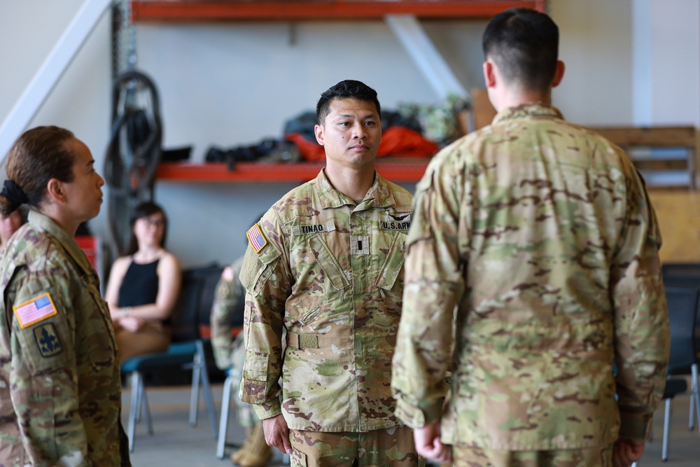 Hawaii’s 2-211th Aviation General Support Battalion Change of Command