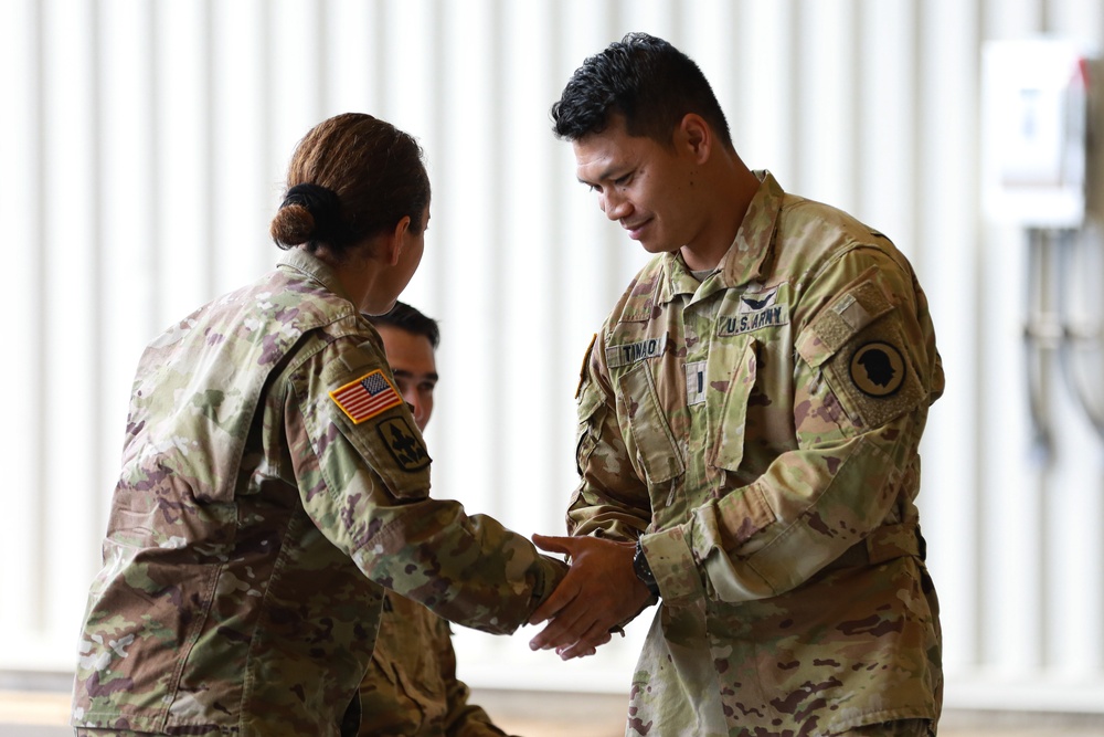 Hawaii’s 2-211th Aviation General Support Battalion Change of Command