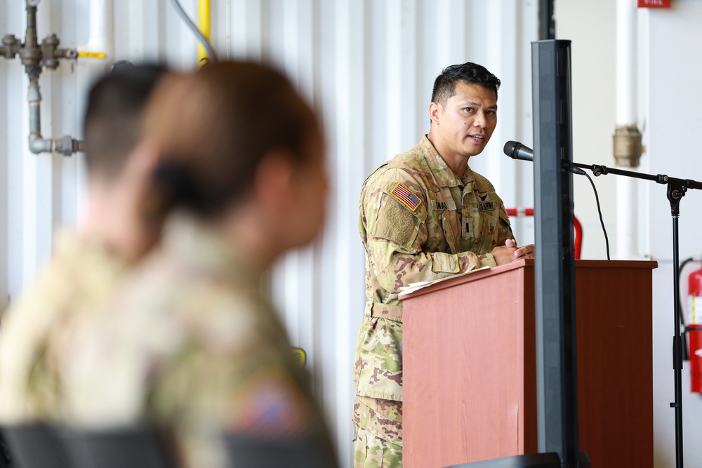 Hawaii’s 2-211th Aviation General Support Battalion Change of Command