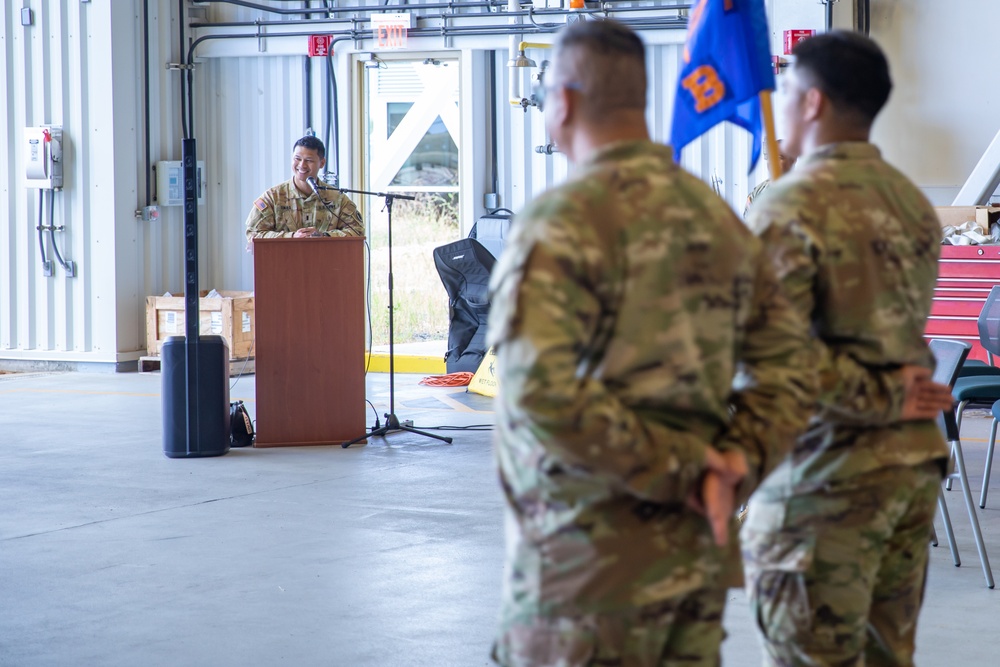 Hawaii’s 2-211th Aviation General Support Battalion Change of Command