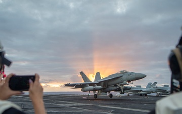 Distinguished Visitors View Flight Operations Aboard USS Carl Vinson During RIMPAC 2024