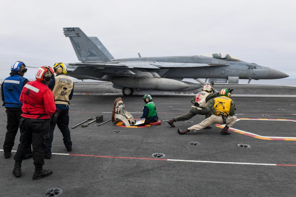 USS Ronald Reagan (CVN76) conducts flight operations