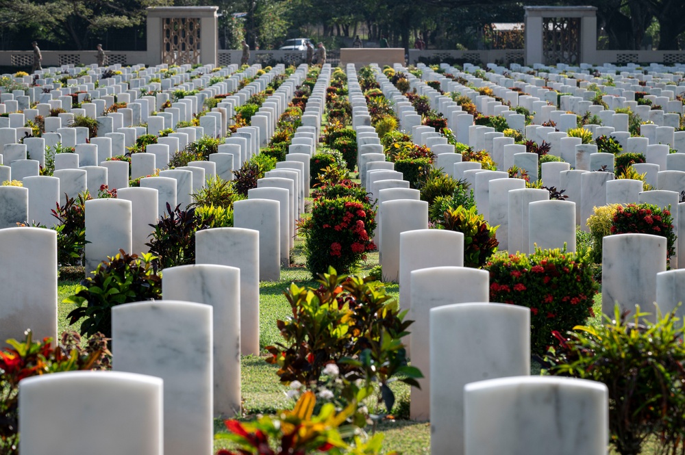 CDRUSINDOPACOM Visits Port Moresby (Bomana) War Cemetery