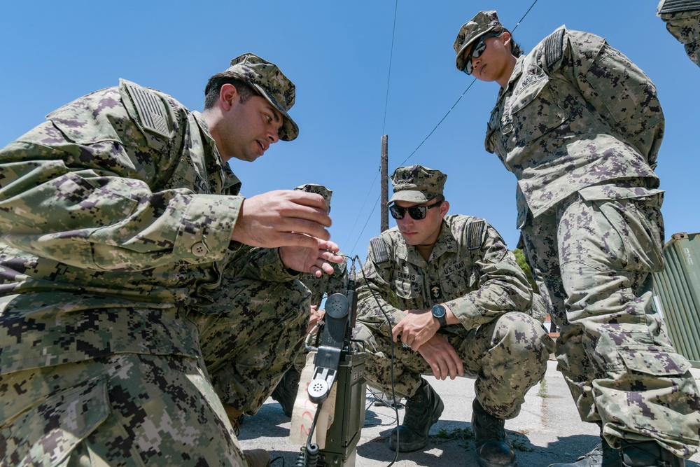 USNA Midshipmen visit NMCB 11