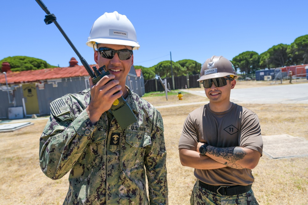 USNA Midshipmen visit NMCB 11