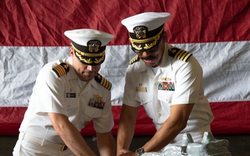 CAPT DeMeyer Assumes Command of USS Green Bay