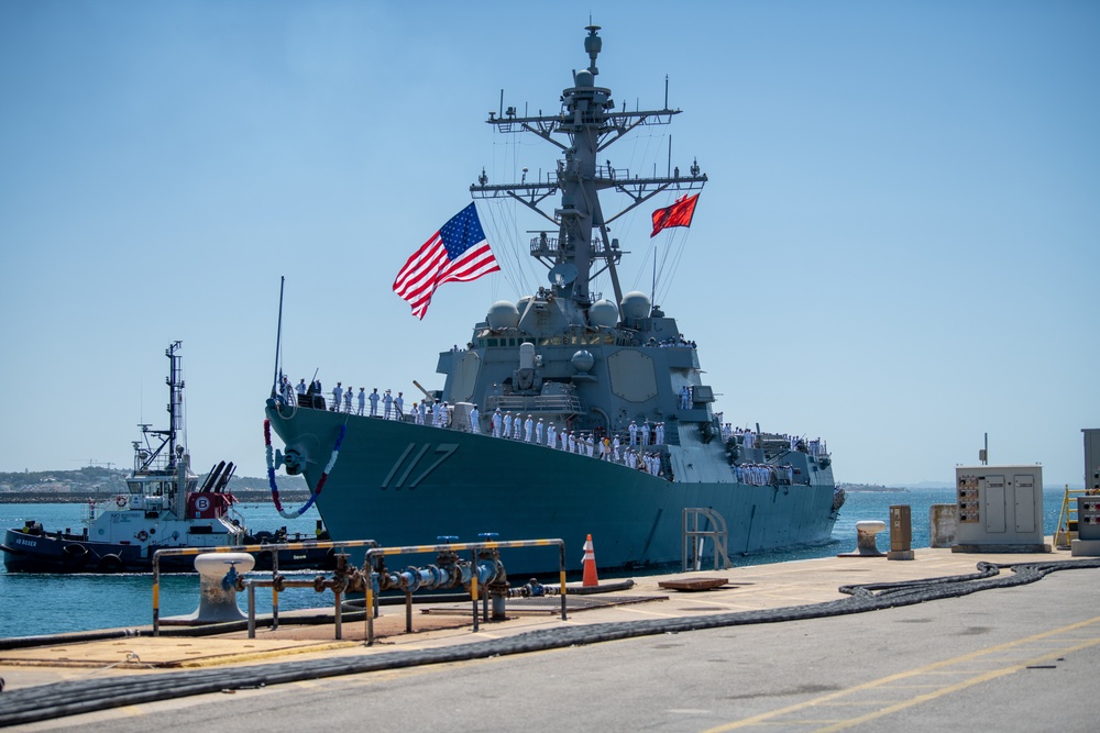 USS Paul Ignatius returns to port