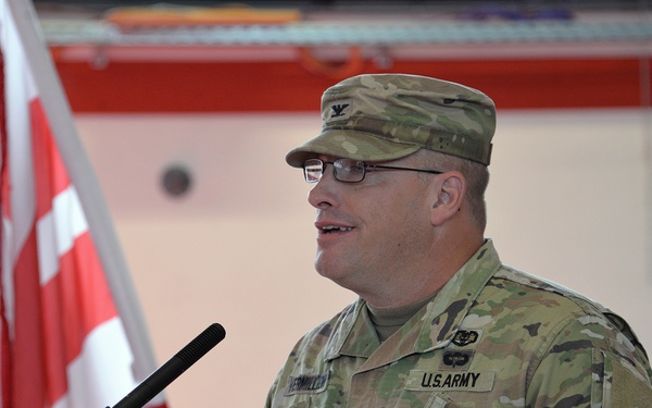 USAMMC-E holds change of command ceremony