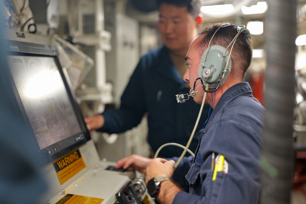 USS William P. Lawrence Conducts Aft Steering Drills