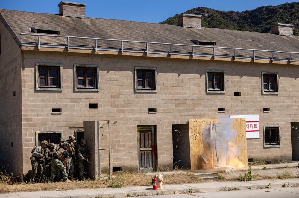 U.S. Marines participate in raid leaders course