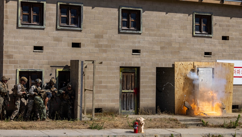 U.S. Marines participate in raid leaders course
