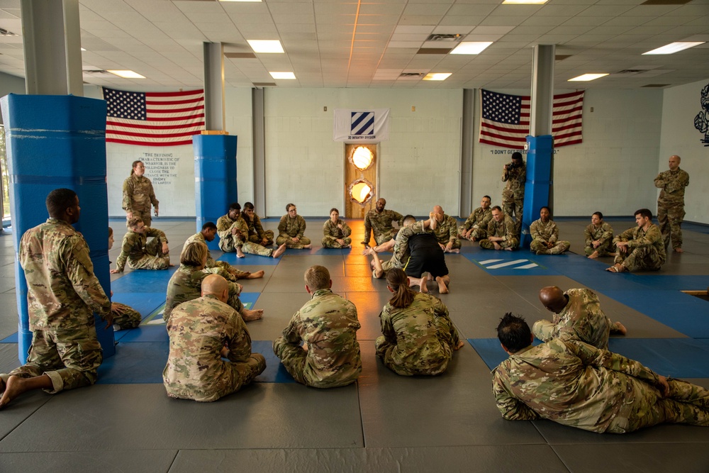 Army Reservist Qualify in Combatives Level 1 at Fort Stewart