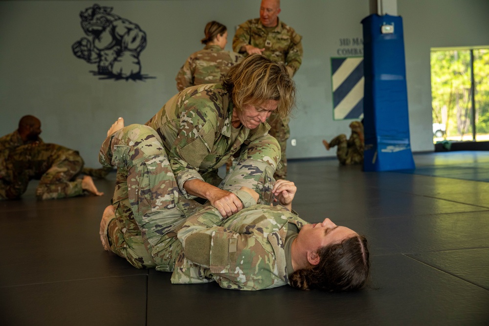 Army Reservist Qualify in Combatives Level 1 at Fort Stewart