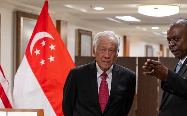 SD Hosts Singapore MoD