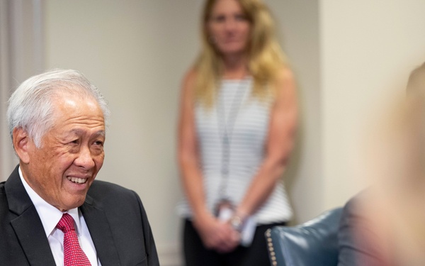 SD Hosts Singapore MoD