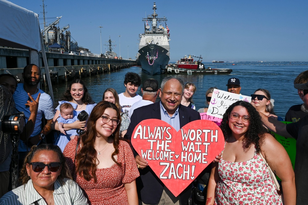 SECNAV Attends USS Philippine Sea (CG 58) Return to Homeport