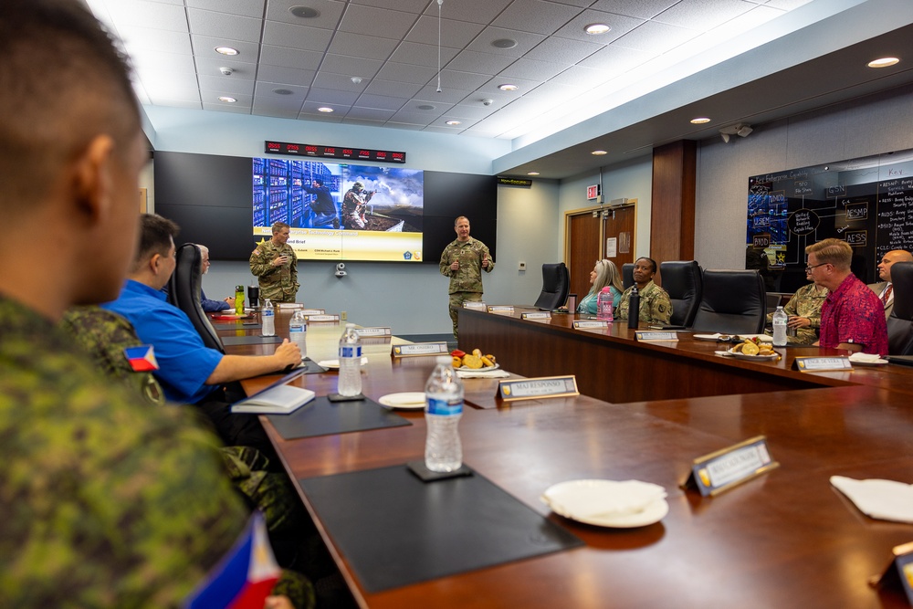 NETCOM hosts information exchange with Philippine Army