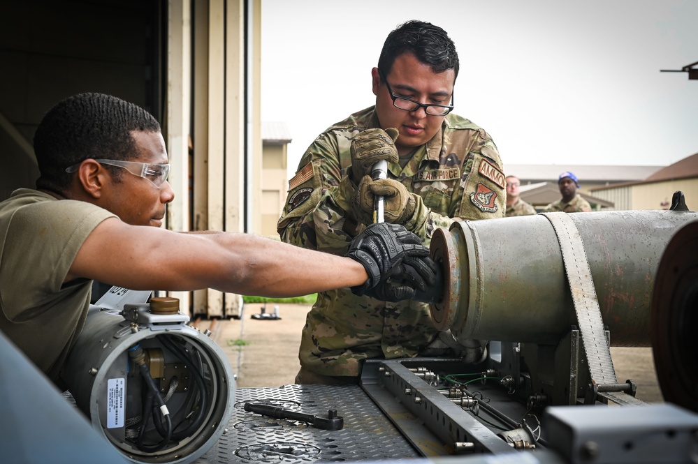 8th MXG hosts 2nd Qtr DCC and Load Crew Competition