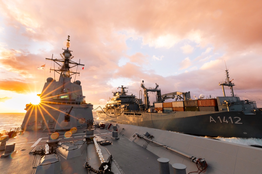 HMAS Sydney and German Ship Frankfurt Am Main – RAS