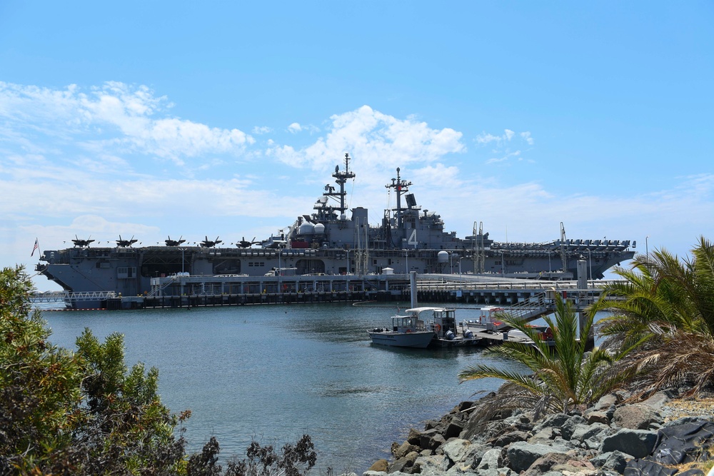 Boxer Receives Fuel at Naval Base Point Loma