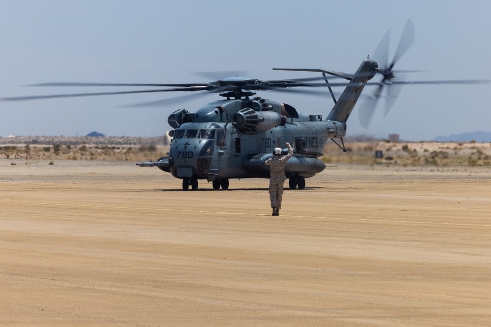 DVIDS - Images - HMH-462 Arrives for SLTE 5-24 [Image 1 of 6]