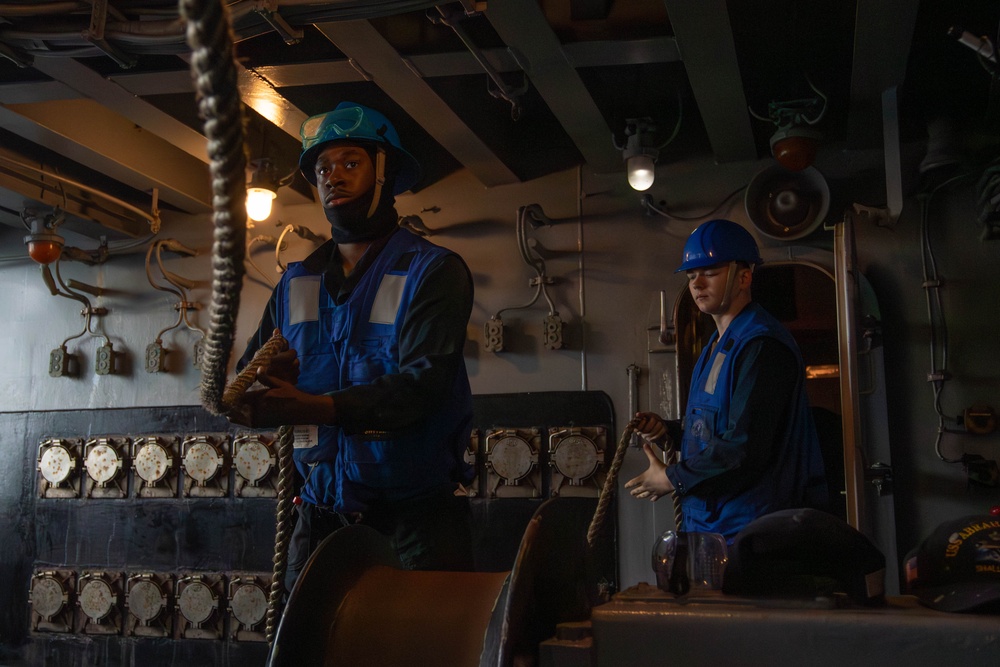 Abraham Lincoln conducts a fueling-at-sea with USS O'Kane