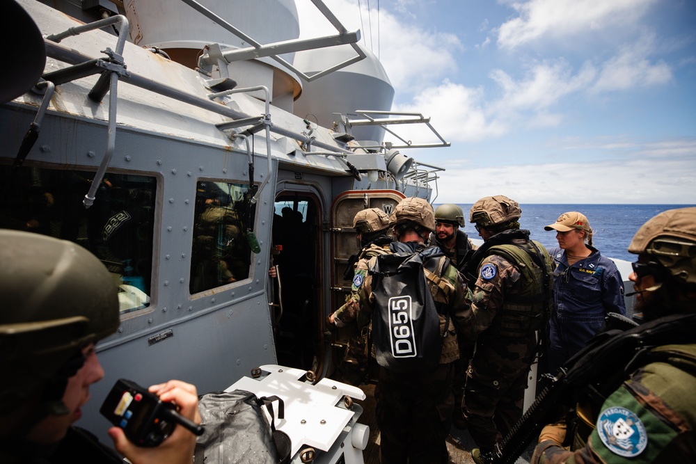 USS Fitzgerald VBSS Exercise with FS Bretagne