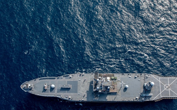 U.S. 7th Fleet flagship USS Blue Ridge (LCC 19) transits the Gulf of Thailand