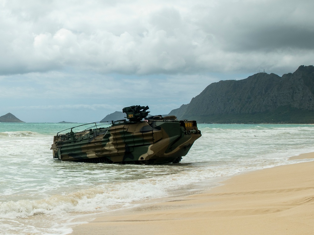 Mexico, ROK marines conduct functions checks on AAVs during RIMPAC 2024