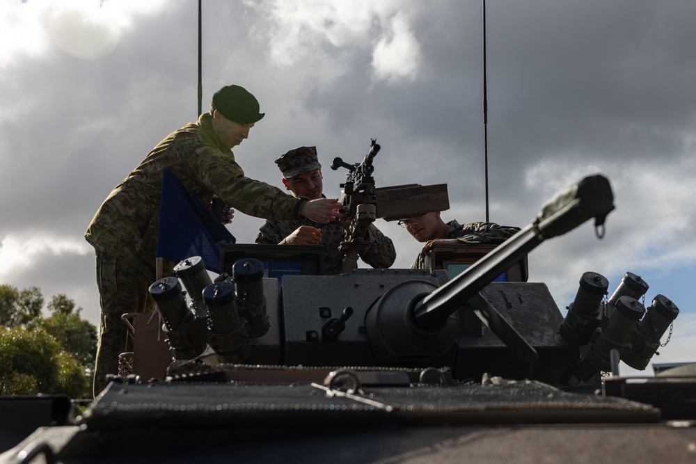 U.S. Marines with 1st LAR Bn. meet Australian Army’s 1st Armoured Regiment