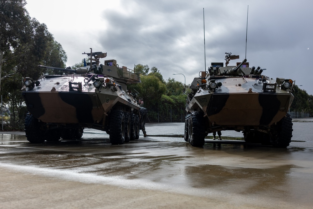 U.S. Marines with 1st LAR Bn. meet Australian Army’s 1st Armoured Regiment