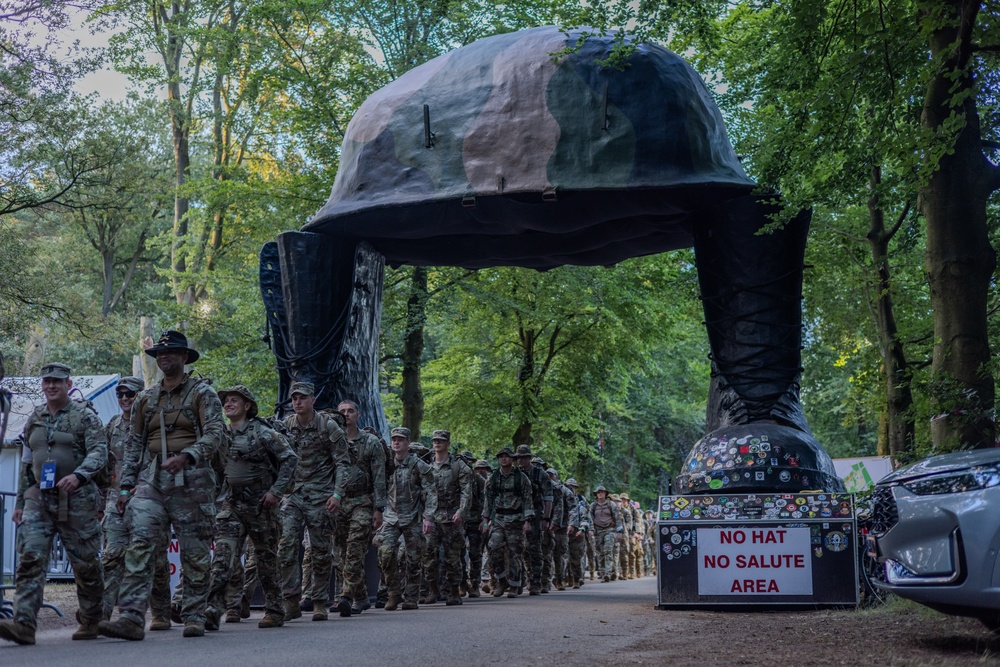 Nijmegen March: V Corps Soldiers Day 1