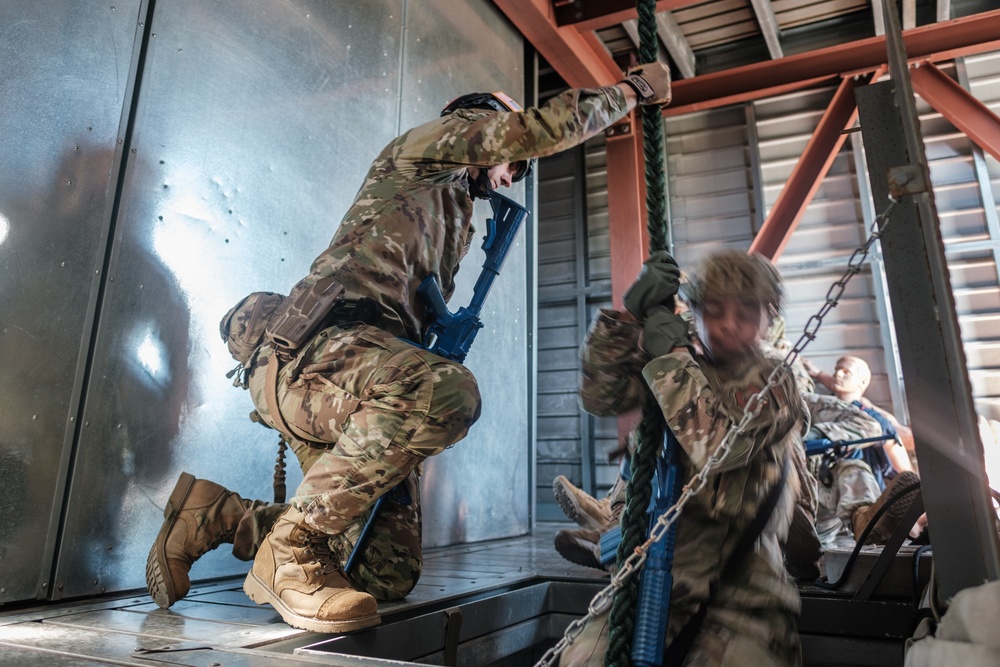 U.S. Airmen, U.S. Reserve Soldiers Complete Rappel Training in Germany