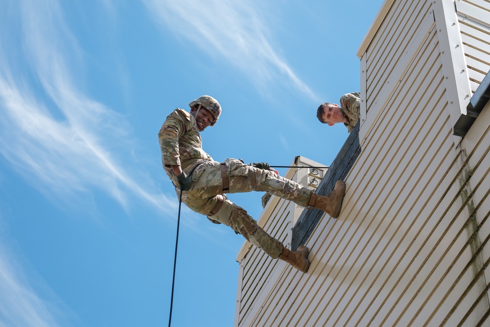 U.S. Airmen, U.S. Reserve Soldiers Complete Rappel Training in Germany