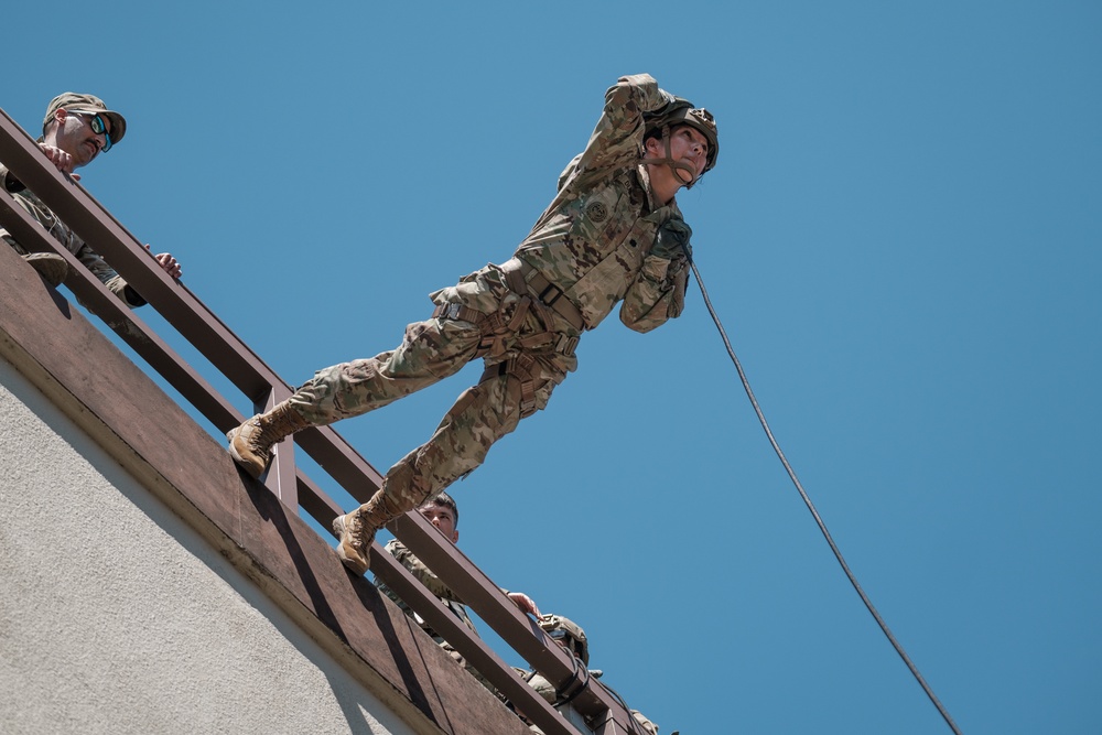 U.S. Airmen, U.S. Reserve Soldiers Complete Rappel Training in Germany