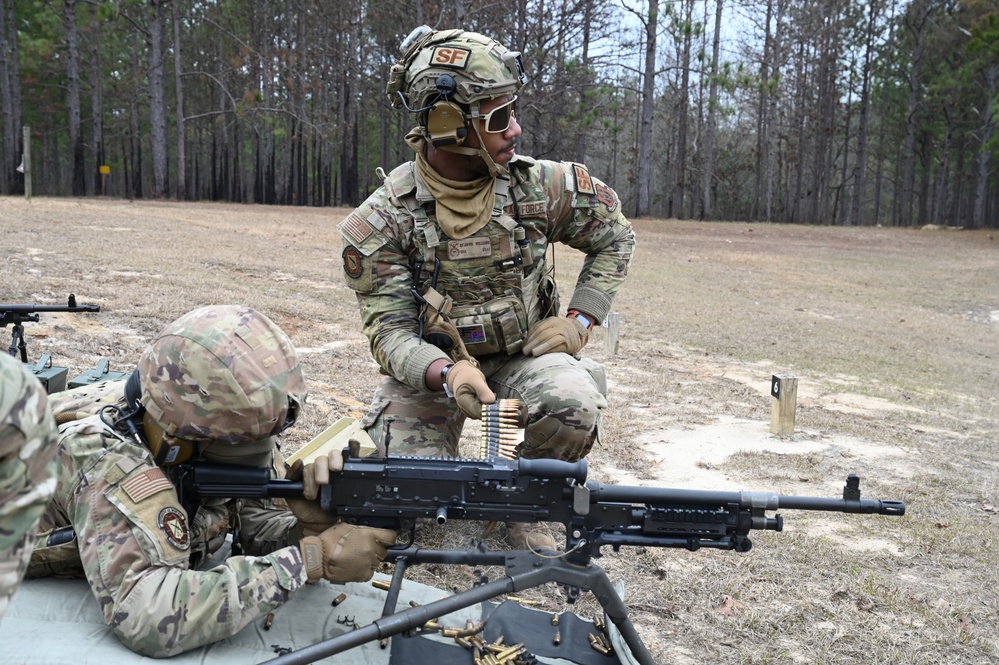 Defenders Train on Heavy Weapons