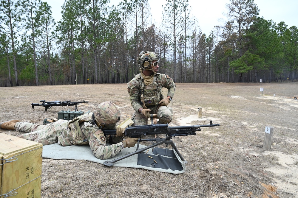 Defenders Train on Heavy Weapons