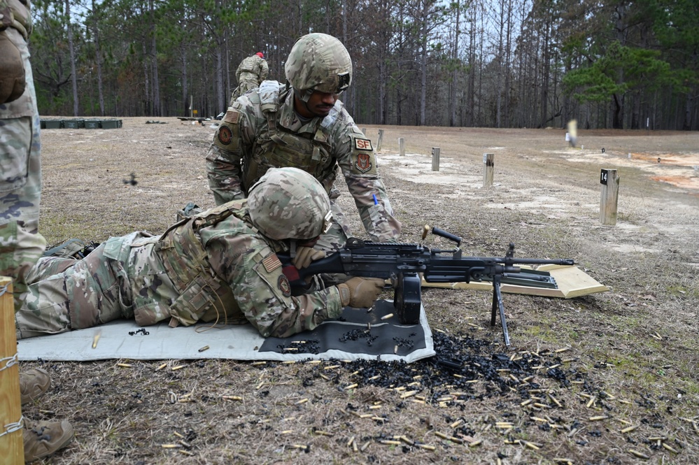 Defenders Train on Heavy Weapons