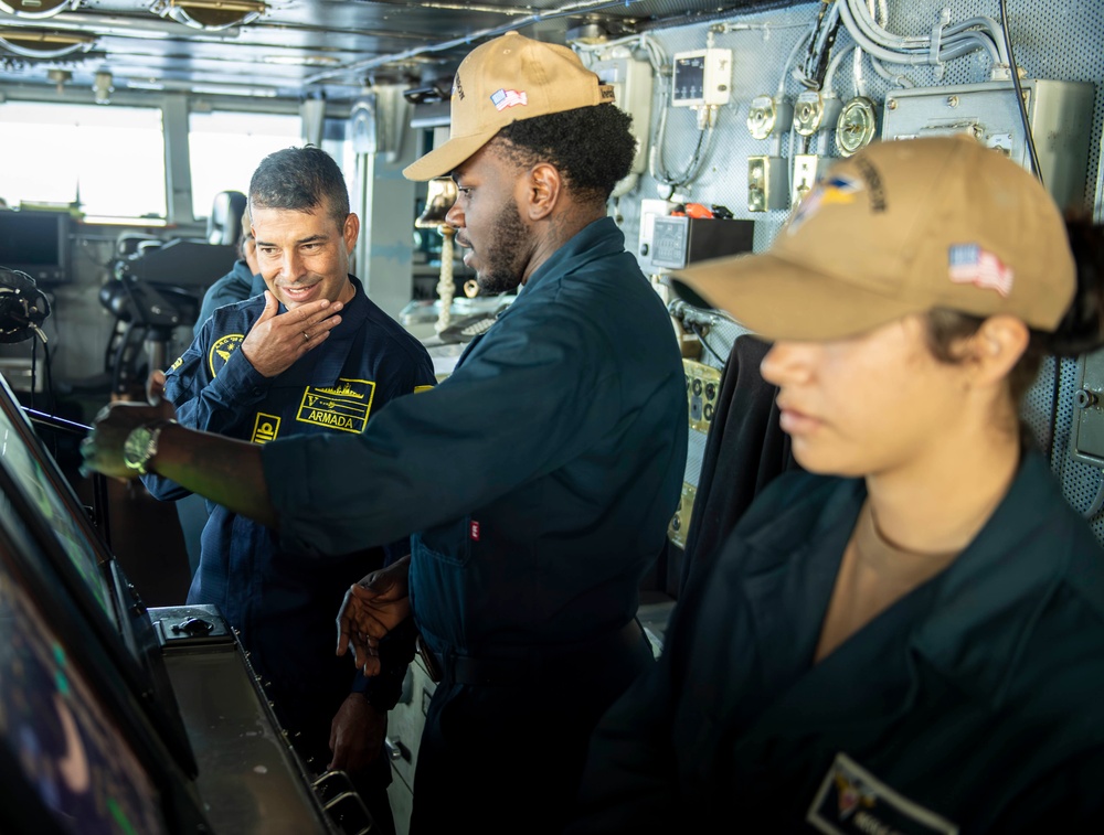 USS Carl Vinson hosts Colombian Navy Admiral during RIMPAC 2024